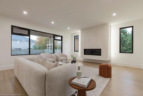 504 Winona Road, Stoney Creek, ON - Indoor Photo Showing Living Room With Fireplace