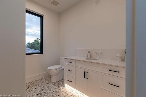 504 Winona Road, Stoney Creek, ON - Indoor Photo Showing Bathroom