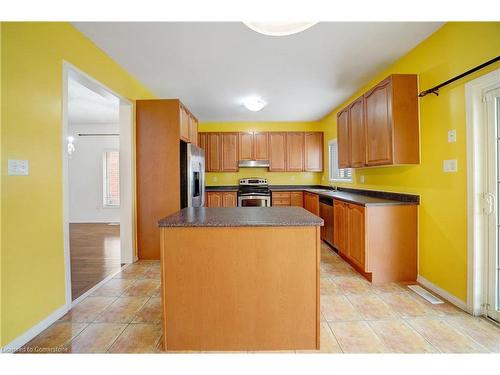 31 Peacock Crescent, Ajax, ON - Indoor Photo Showing Kitchen