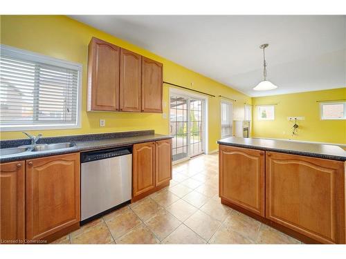 31 Peacock Crescent, Ajax, ON - Indoor Photo Showing Kitchen With Double Sink