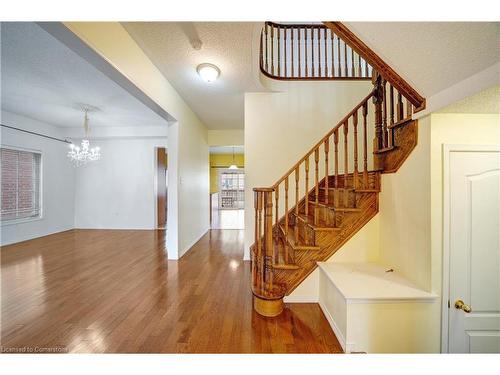 31 Peacock Crescent, Ajax, ON - Indoor Photo Showing Other Room