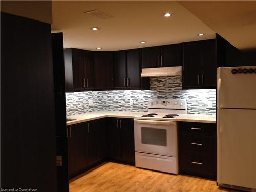 Lower-2142 Parkway Drive, Burlington, ON - Indoor Photo Showing Kitchen