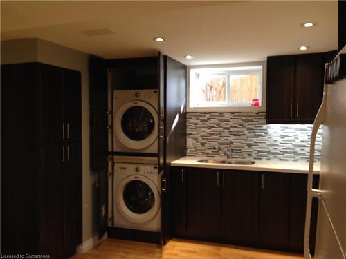 Lower-2142 Parkway Drive, Burlington, ON - Indoor Photo Showing Laundry Room