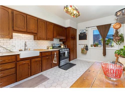 285 Mary Street, Hamilton, ON - Indoor Photo Showing Kitchen