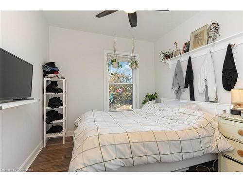 285 Mary Street, Hamilton, ON - Indoor Photo Showing Bedroom