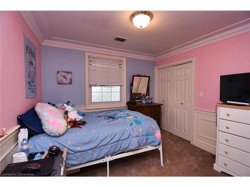 888 Mckenzie Road, Oneida, ON - Indoor Photo Showing Bedroom