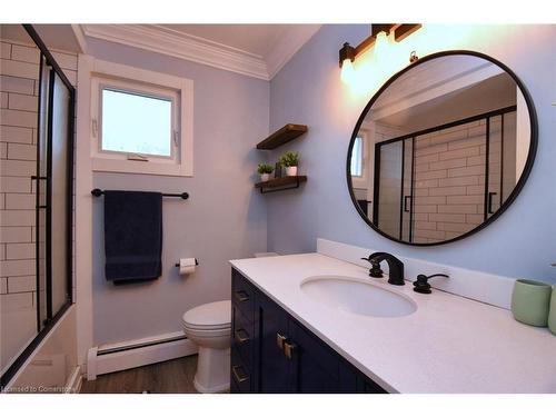 888 Mckenzie Road, Oneida, ON - Indoor Photo Showing Bathroom