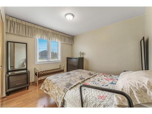 2322 Patterson Road, West Lincoln, ON - Indoor Photo Showing Bedroom