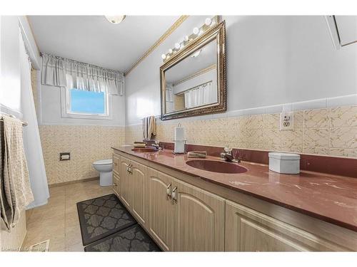 2322 Patterson Road, West Lincoln, ON - Indoor Photo Showing Bathroom