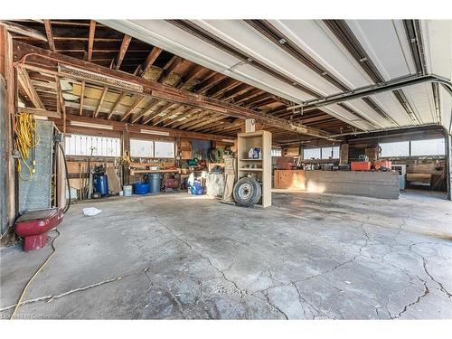 2322 Patterson Road, West Lincoln, ON - Indoor Photo Showing Garage