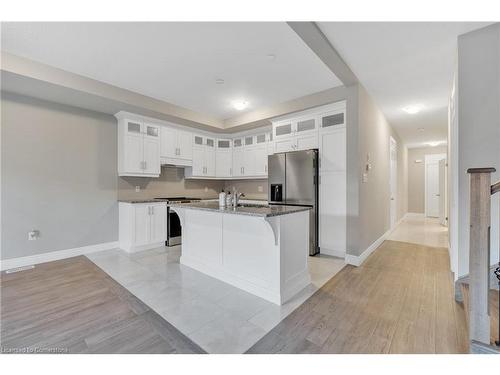 16 Alayche Trail, Welland, ON - Indoor Photo Showing Kitchen