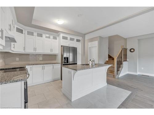 16 Alayche Trail, Welland, ON - Indoor Photo Showing Kitchen