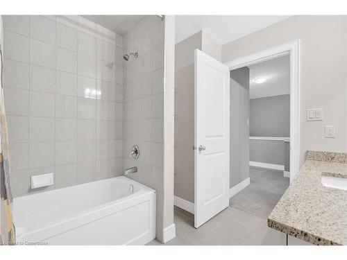 16 Alayche Trail, Welland, ON - Indoor Photo Showing Bathroom