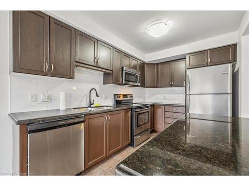 142 Edenrock Drive, Stoney Creek, ON - Indoor Photo Showing Kitchen