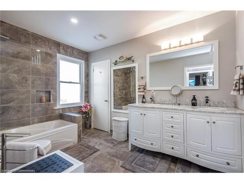 112 Rosewood Road, Hamilton, ON - Indoor Photo Showing Bathroom