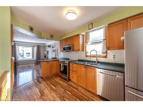 112 Rosewood Road, Hamilton, ON - Indoor Photo Showing Kitchen With Double Sink