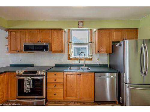 112 Rosewood Road, Hamilton, ON - Indoor Photo Showing Kitchen With Double Sink