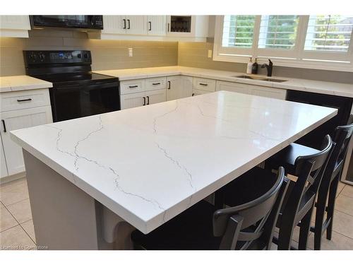 3 Downing Street, Binbrook, ON - Indoor Photo Showing Kitchen