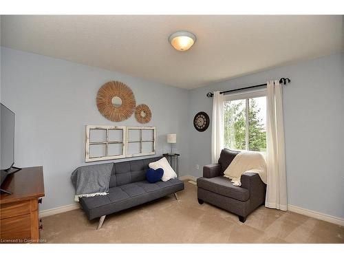 3 Downing Street, Binbrook, ON - Indoor Photo Showing Living Room