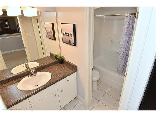 3 Downing Street, Binbrook, ON - Indoor Photo Showing Bathroom