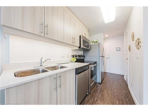 1108-158 King Street N, Waterloo, ON - Indoor Photo Showing Kitchen With Double Sink