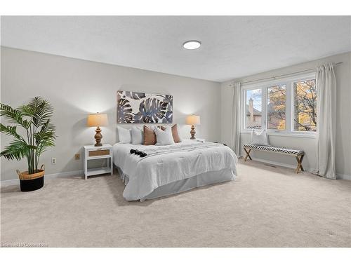 2068 Pipers Court, Burlington, ON - Indoor Photo Showing Bedroom