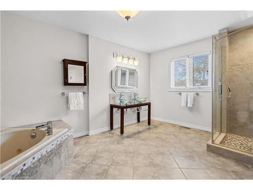 2068 Pipers Court, Burlington, ON - Indoor Photo Showing Bathroom