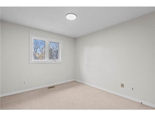 2068 Pipers Court, Burlington, ON - Indoor Photo Showing Other Room