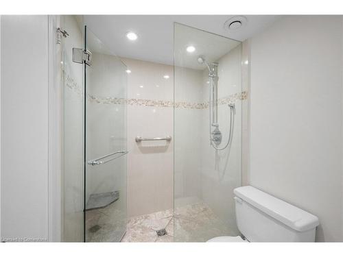 1501-2175 Marine Drive, Oakville, ON - Indoor Photo Showing Bathroom