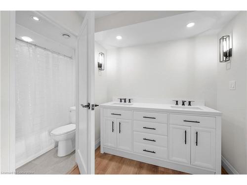 1501-2175 Marine Drive, Oakville, ON - Indoor Photo Showing Bathroom