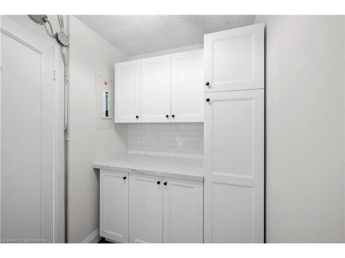 1501-2175 Marine Drive, Oakville, ON - Indoor Photo Showing Other Room