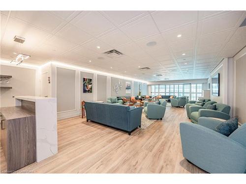 1501-2175 Marine Drive, Oakville, ON - Indoor