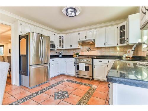 12 Kilty Court, Caledonia, ON - Indoor Photo Showing Kitchen