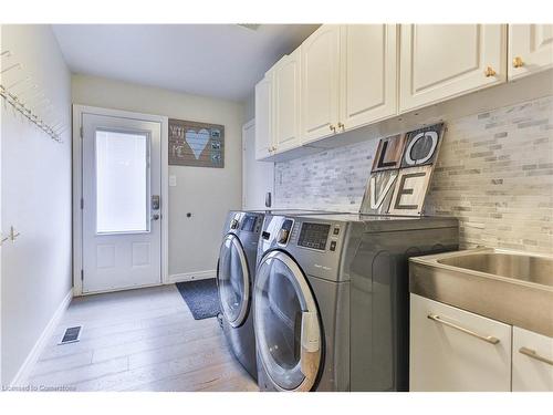 12 Kilty Court, Caledonia, ON - Indoor Photo Showing Laundry Room