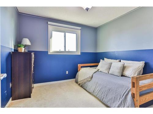 12 Kilty Court, Caledonia, ON - Indoor Photo Showing Bedroom