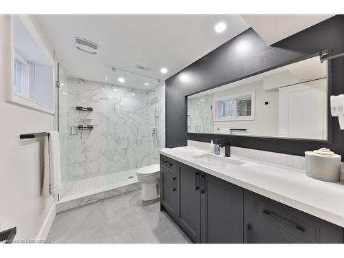 3512 Rubens Court, Burlington, ON - Indoor Photo Showing Bathroom