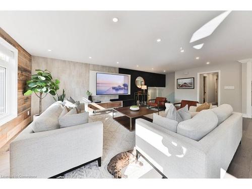 3512 Rubens Court, Burlington, ON - Indoor Photo Showing Living Room