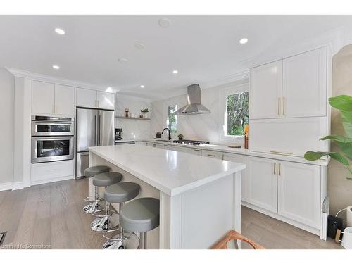 3512 Rubens Court, Burlington, ON - Indoor Photo Showing Kitchen With Upgraded Kitchen