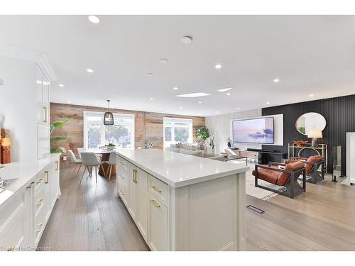 3512 Rubens Court, Burlington, ON - Indoor Photo Showing Kitchen With Upgraded Kitchen