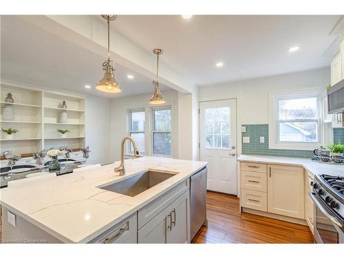 159 Cope Street, Hamilton, ON - Indoor Photo Showing Kitchen With Upgraded Kitchen