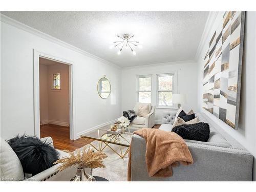 159 Cope Street, Hamilton, ON - Indoor Photo Showing Living Room