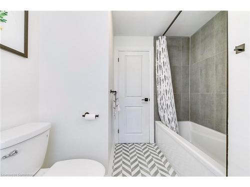 33 Sewell Drive, Oakville, ON - Indoor Photo Showing Bathroom