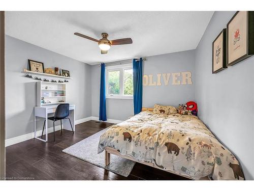 142 Saint Andrews Drive, Hamilton, ON - Indoor Photo Showing Bedroom