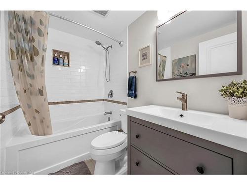 142 Saint Andrews Drive, Hamilton, ON - Indoor Photo Showing Bathroom