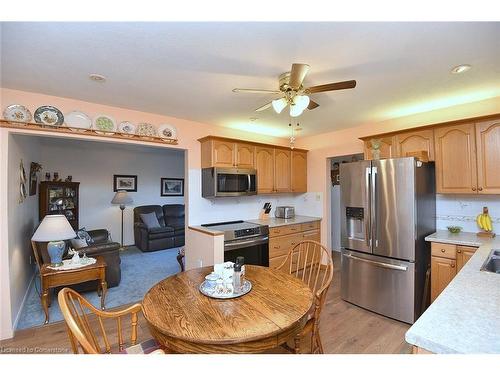 44 Mercer Street, Dundas, ON - Indoor Photo Showing Kitchen