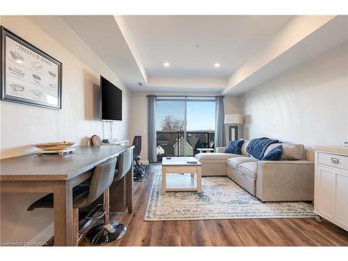 408-64 Main St N Street, Hagersville, ON - Indoor Photo Showing Living Room