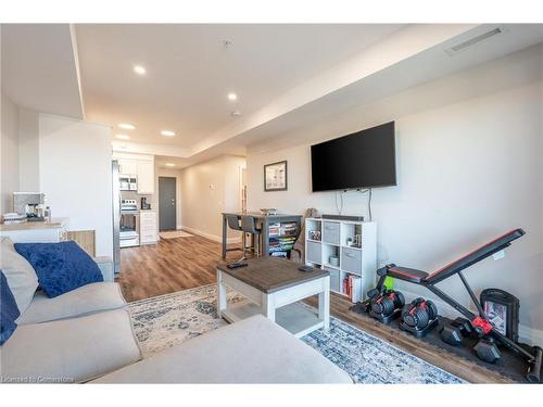 408-64 Main St N Street, Hagersville, ON - Indoor Photo Showing Living Room