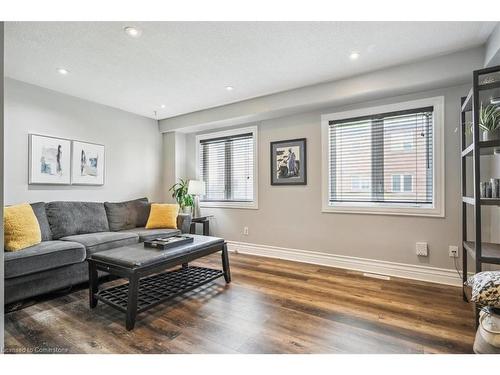 51-470 Beach Boulevard, Hamilton, ON - Indoor Photo Showing Living Room