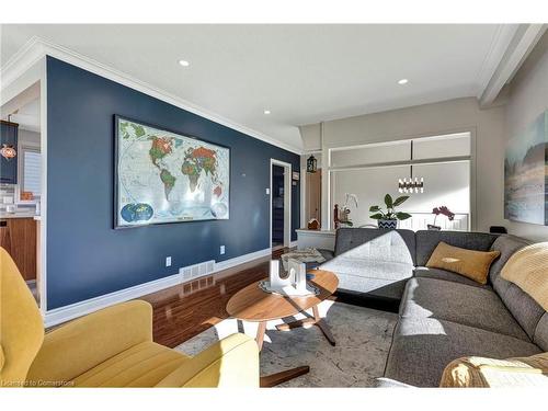 3479 Spruce Avenue, Burlington, ON - Indoor Photo Showing Living Room