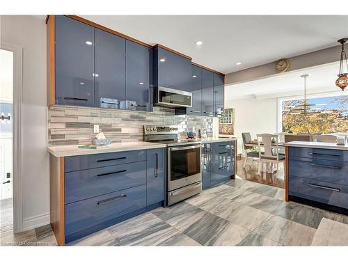 3479 Spruce Avenue, Burlington, ON - Indoor Photo Showing Kitchen With Upgraded Kitchen